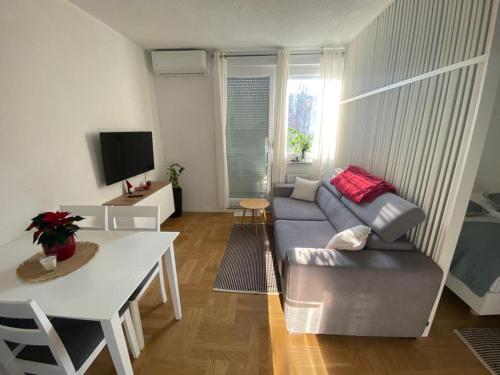Studio Apartman Ana — 4-Star Luxury Hotel in Zagreb, Croatia