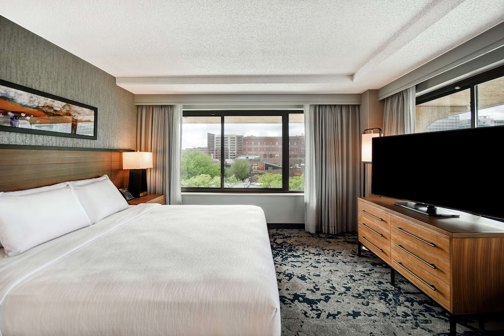 Embassy Suites by Hilton Omaha Downtown Old Market - photo 19
