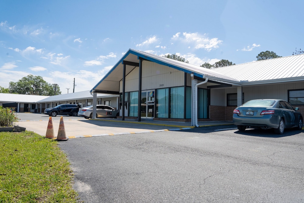 Oyo Hotel Ocala Fl I 75 — hotel in Ocala