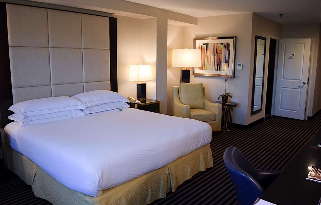 APA Hotel Woodbridge - photo 16