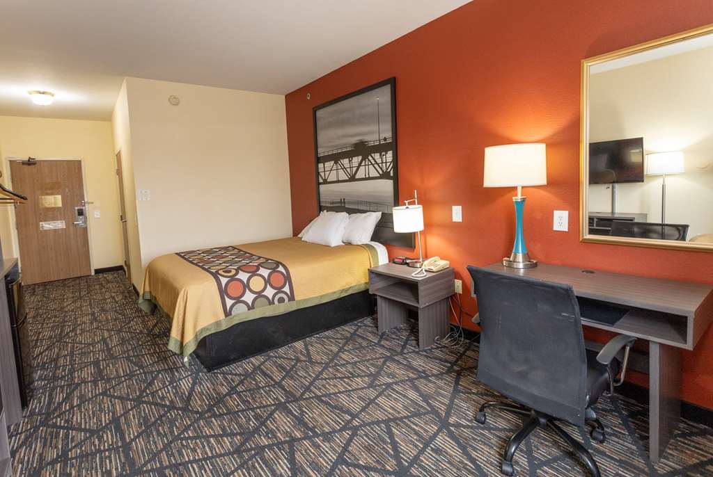 Super 8 by Wyndham Big Rapids - photo 20