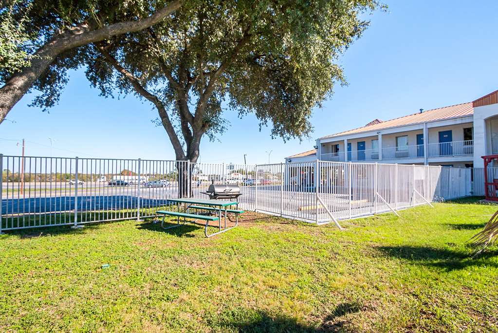 Motel 6 Round Rock TX - photo 10