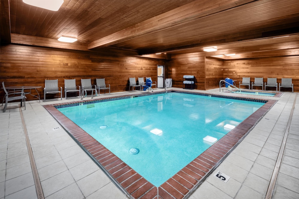 Hampton Inn Portland East - photo 42