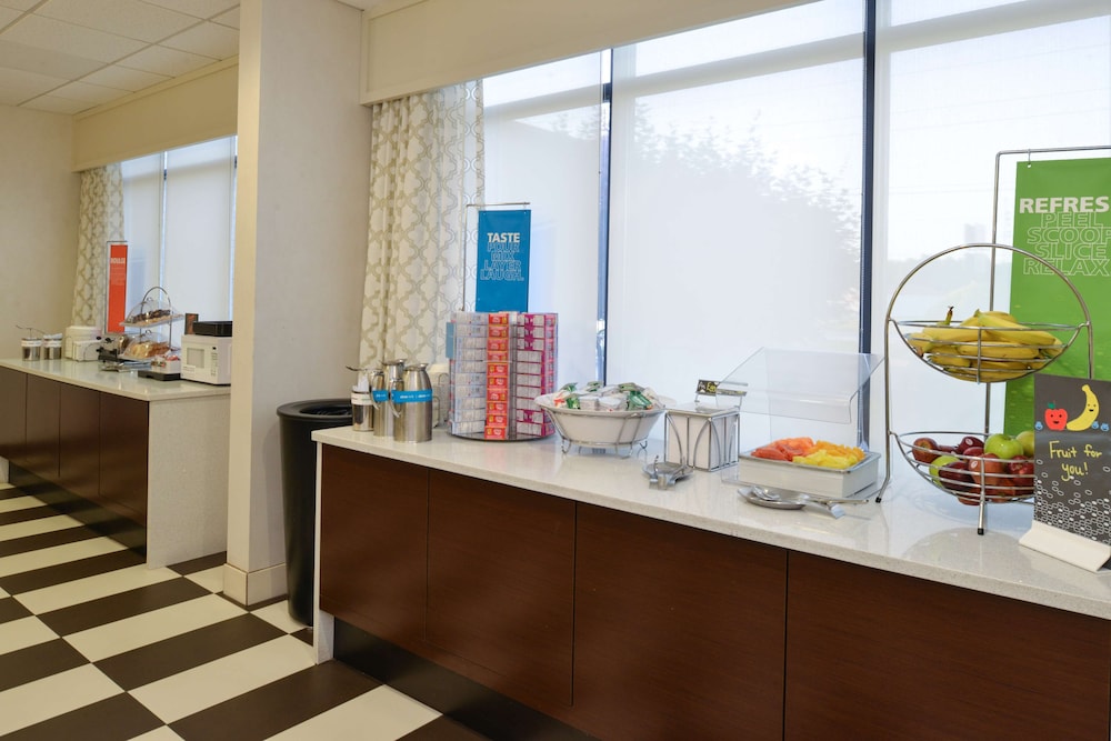 Hampton Inn Carbondale - photo 33