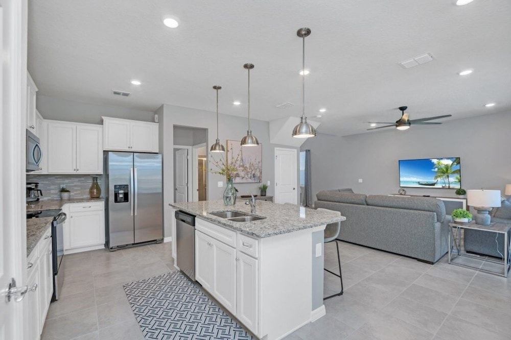 5 Bed With Fantastic Game Room In Fun Resort 5 Bedroom Townhouse by RedAwning - photo 14