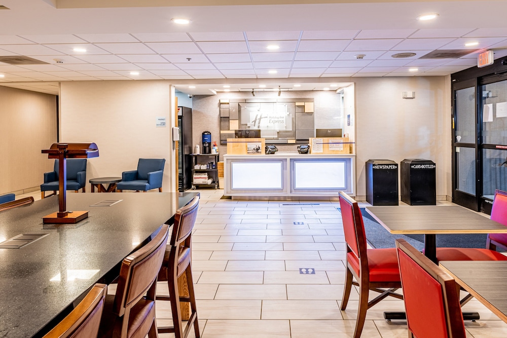 Holiday Inn Express Indianapolis South by IHG - photo 61