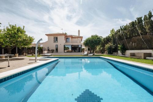 Villa Triana4 — 4-Star Luxury Hotel in Valencina De La Concepcion, Spain