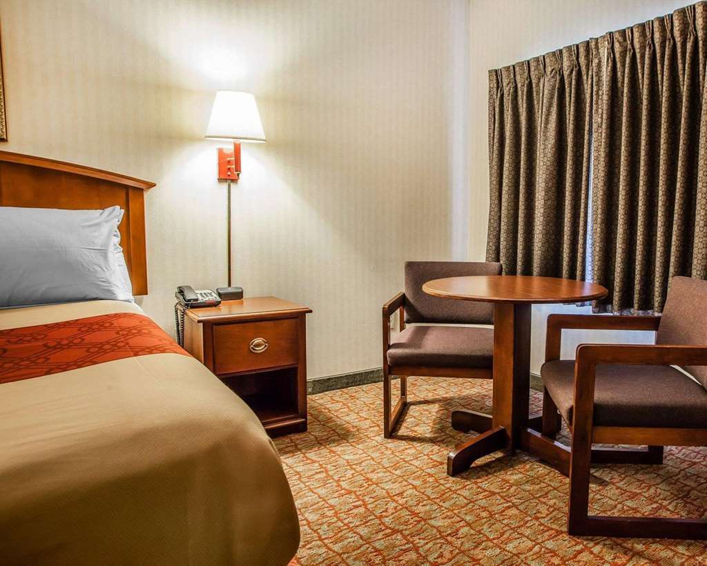 Econo Lodge Douglassville Pottstown - photo 8