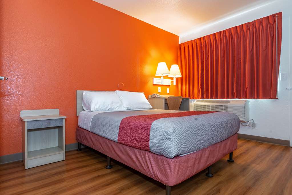 Motel 6 Palm Springs CA East Palm Canyon - photo 22