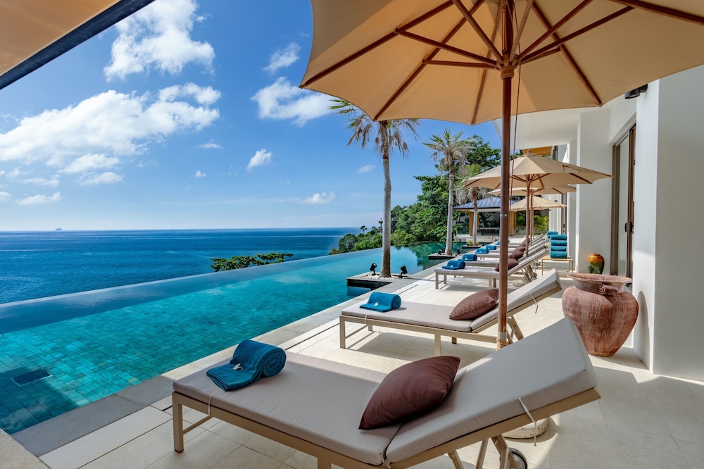 The Aquila Villa — 5-Star Luxury Hotel in Phuket, Thailand