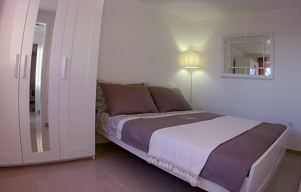 Apartment Near Old Town Dubrovnik With Terrace and Beatuful View