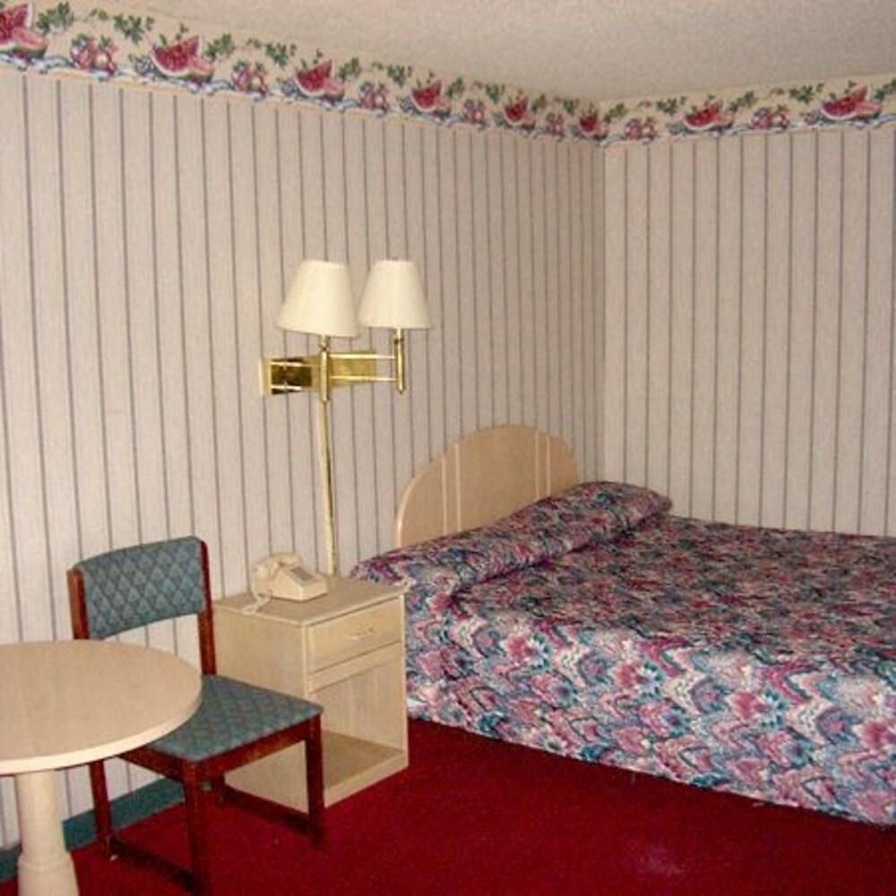Guest Inn Dalton - photo 4