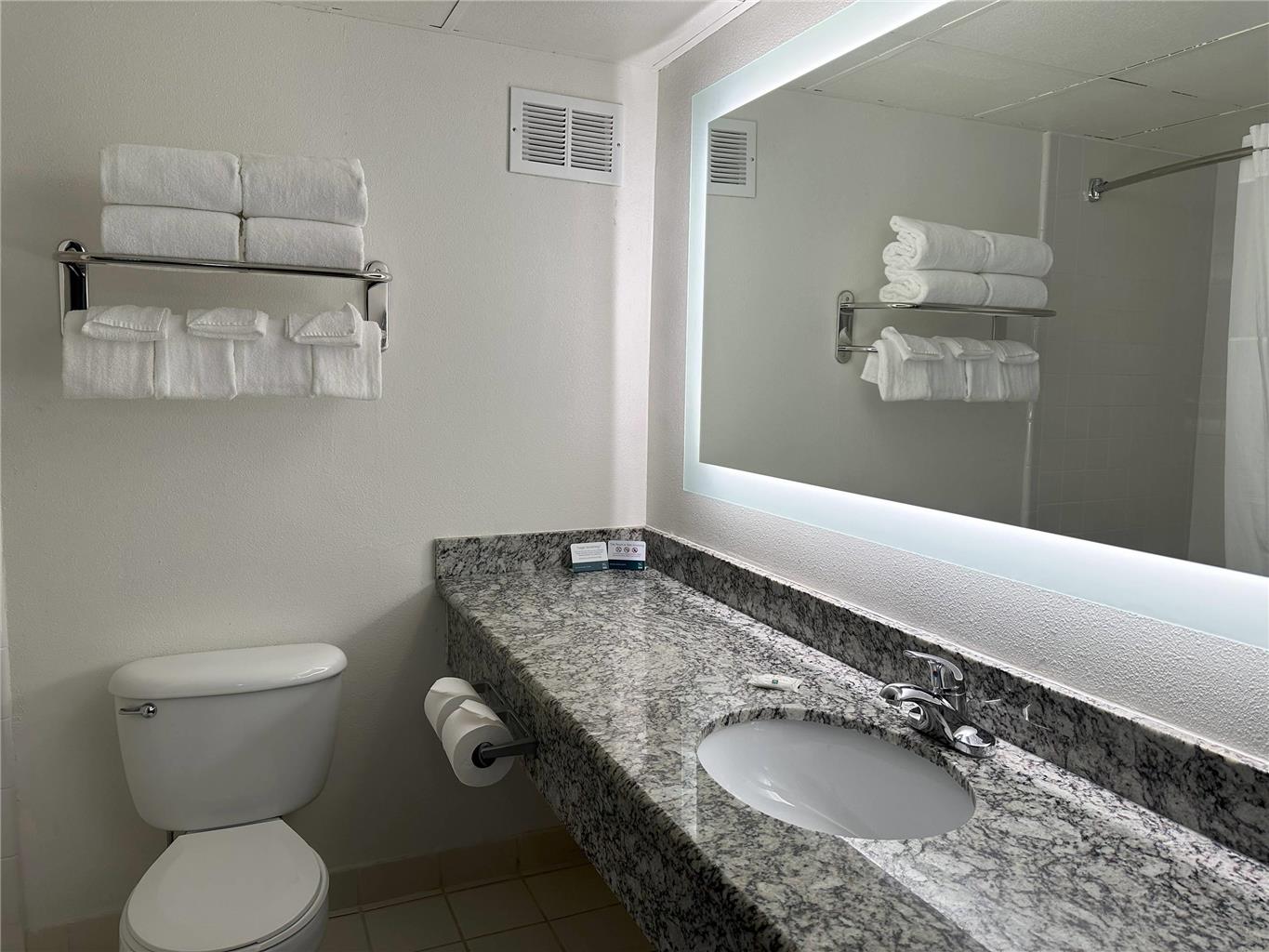 Quality Inn & Suites Everett - photo 18