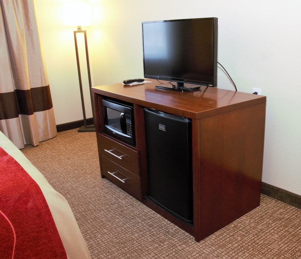Comfort Inn Medford North - photo 34