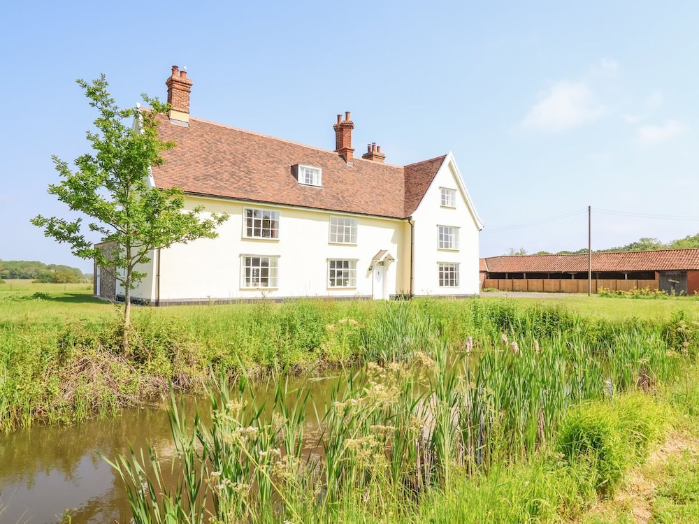 South Grange House Sleep 16 — 4-Star Luxury Hotel in Saxmundham, United Kingdom