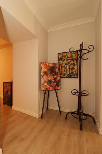 Mtatsminda Cozy Apt: Central & Comfy By Wehost