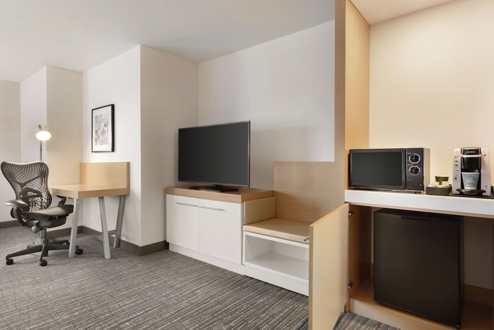 Hilton Garden Inn Bridgewater - photo 21
