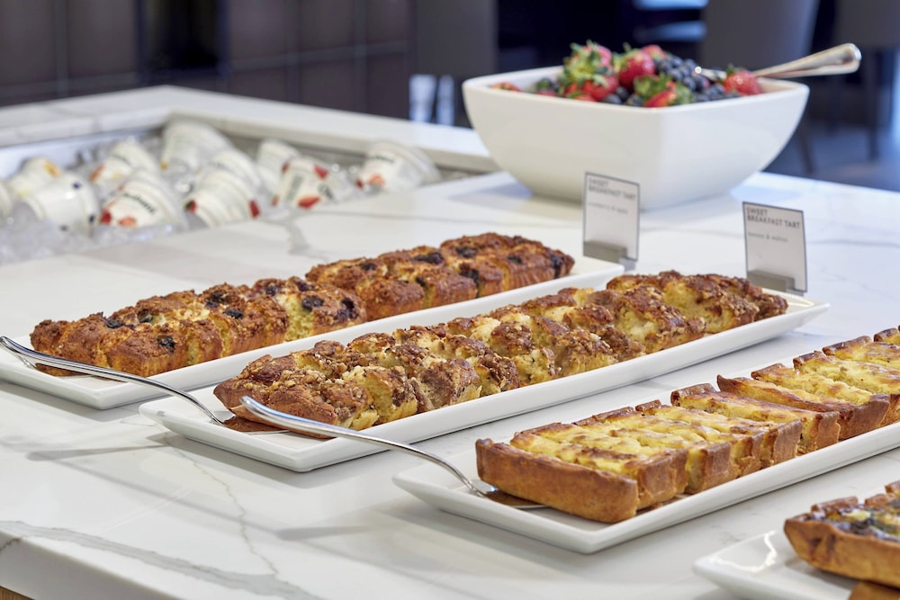 AC Hotel by Marriott Atlanta Airport Gateway - photo 42