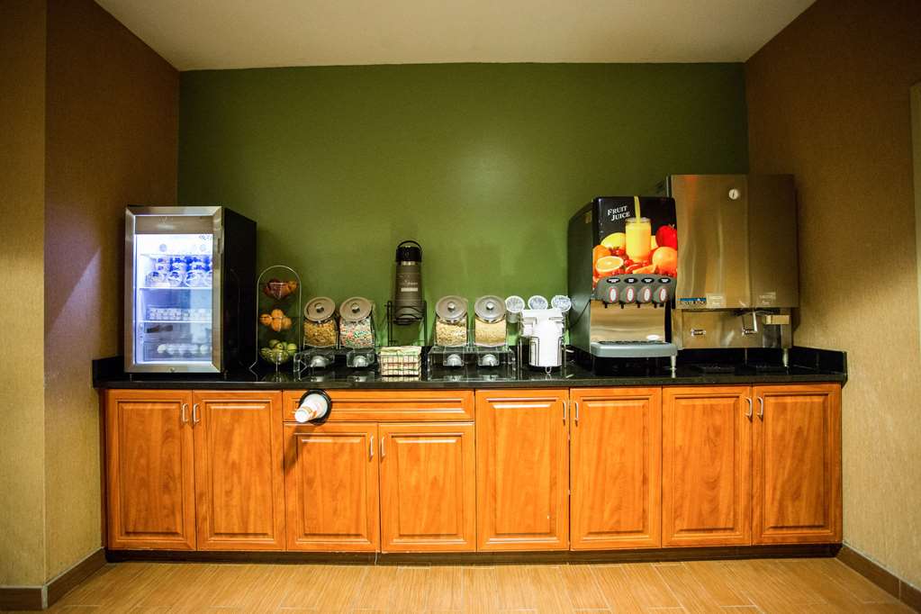 Sleep Inn & Suites Conference Center Eau Claire North - photo 41