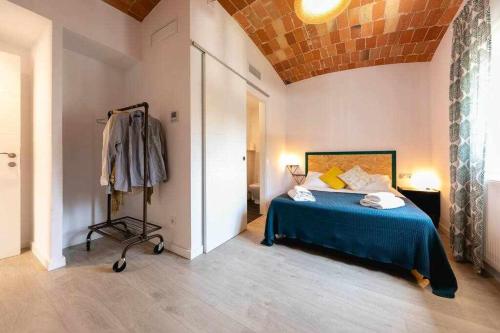 Newly Renovated Room W Pool & Bikeparking — carbon neutral stay, Girona