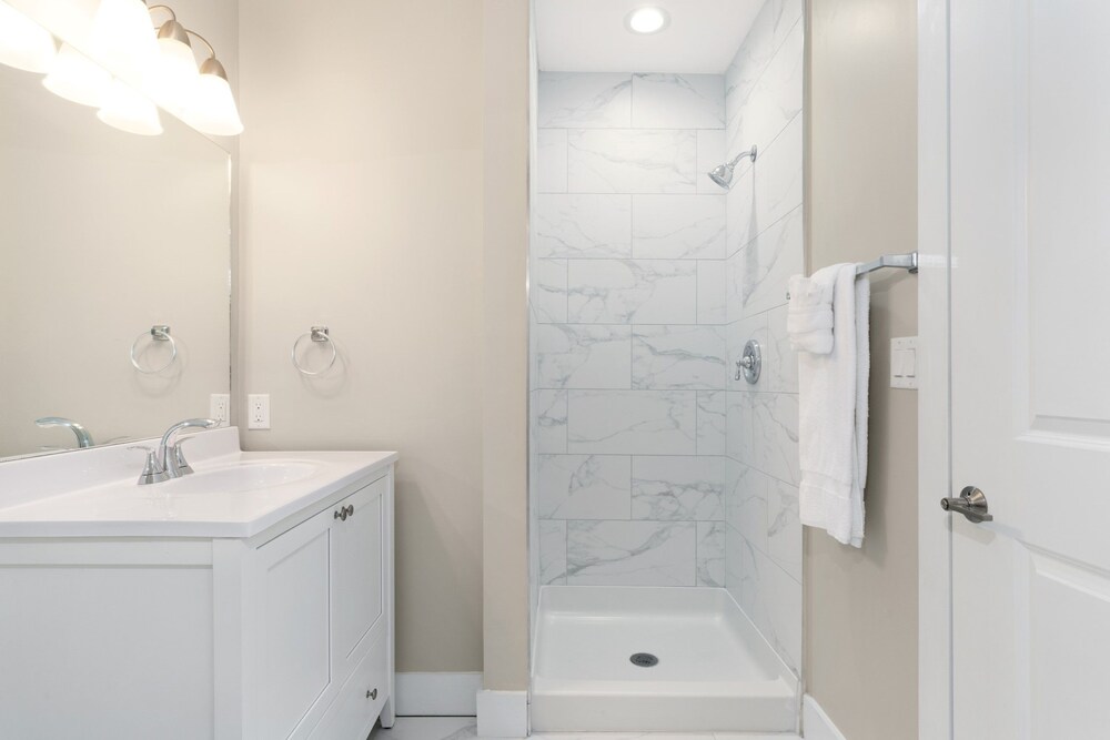 Global Luxury Suites on Prospect Street - photo 11
