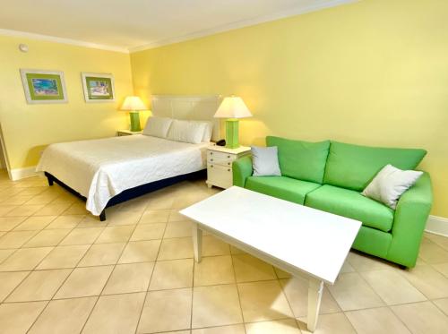 Island Inn of Atlantic Beach - photo 35