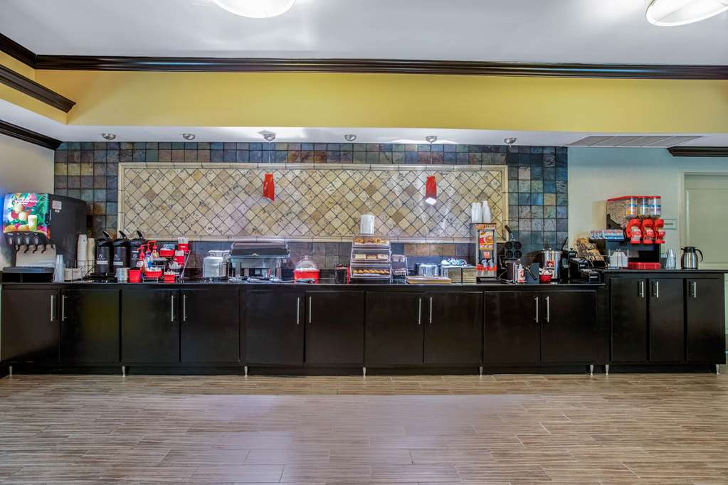 La Quinta Inn & Suites by Wyndham Conway - photo 35