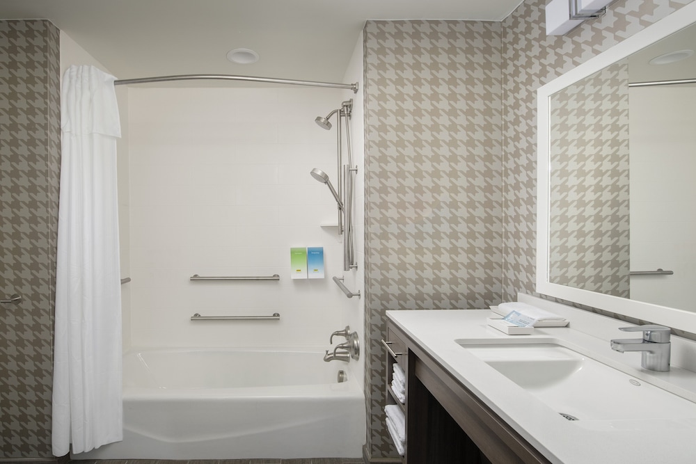 Home2 Suites by Hilton Miami Doral West Airport - photo 26