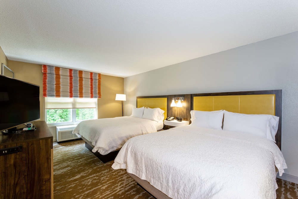 Hampton Inn & Suites Raleigh Cary Lenovo Center - photo 14