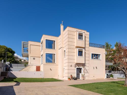 Galina's Greek House — 4-Star Luxury Hotel in Artemida, Greece
