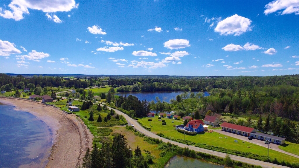 Atlantic View Motel and Cottages — hotel in Lunenburg