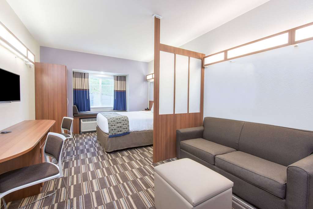 Microtel Inn & Suites By Wyndham Cadiz - photo 9