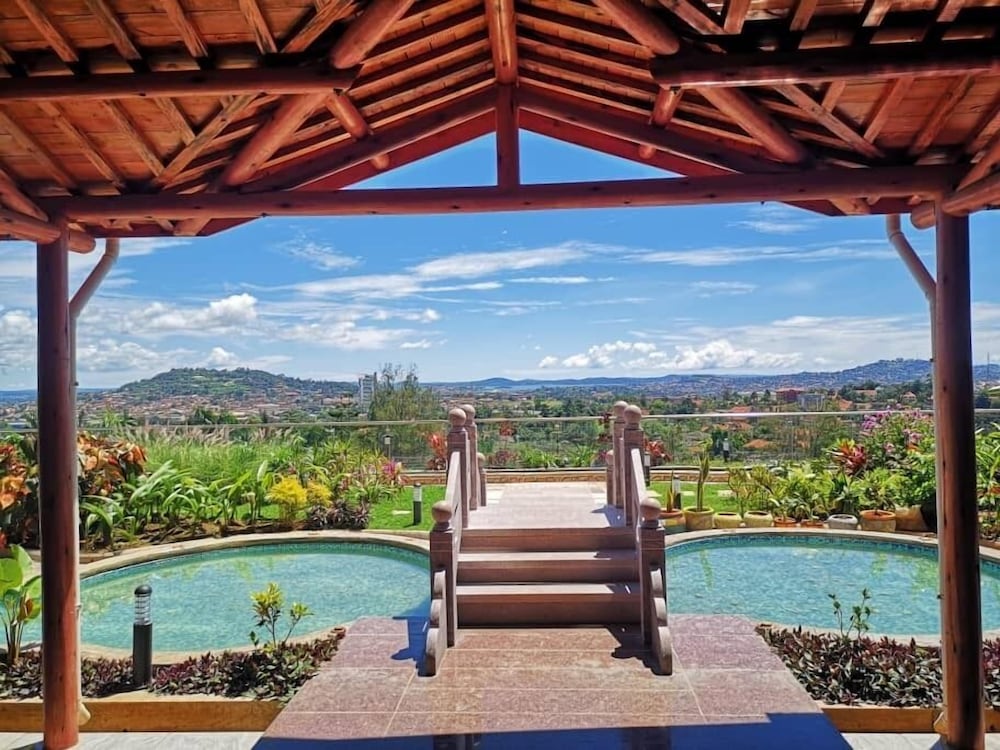 Friendship Apartments — 4-Star Luxury Hotel in Kampala, Republic of Uganda