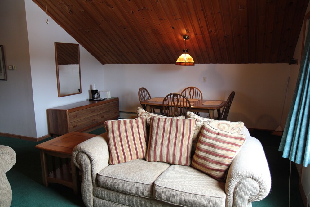 Sara Placid Inn & Suites - photo 46