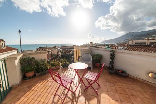 Terrazzo Privato & Vista sul Mare nel Centro Storico & Wi Fi Casa Dorotea — 4-Star Luxury Hotel in Salerno, Italy