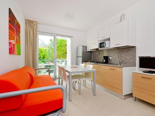 Apartment Fiore 9 by Interhome — 4-Star Luxury Hotel in Lignano Sabbiadoro, Italy