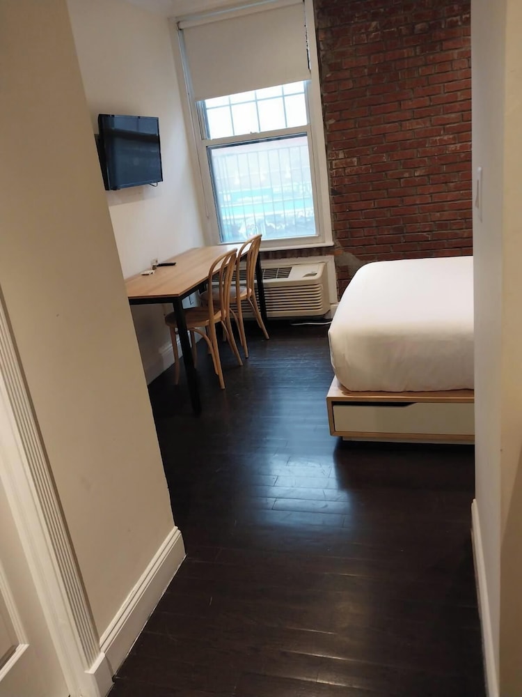 East Village Hotel - photo 18