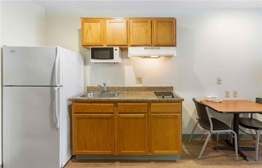 Extended Stay America Select Suites Phoenix North - photo 28