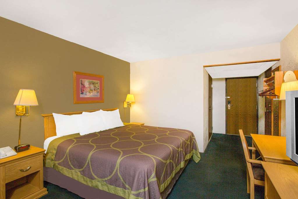 Super 8 by Wyndham Blytheville - photo 7
