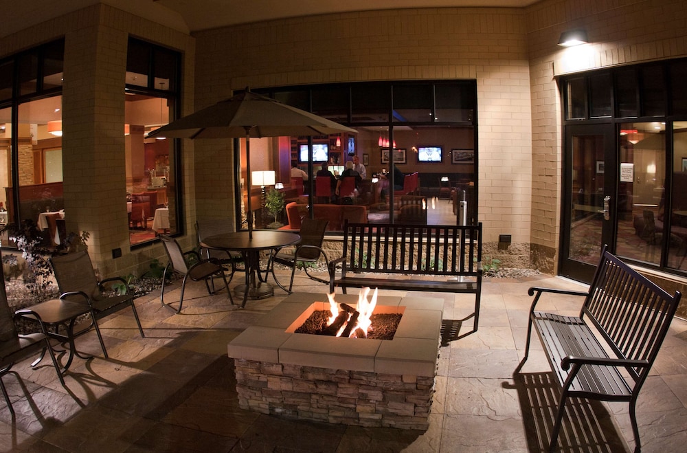 Hilton Garden Inn Milwaukee Airport - photo 58