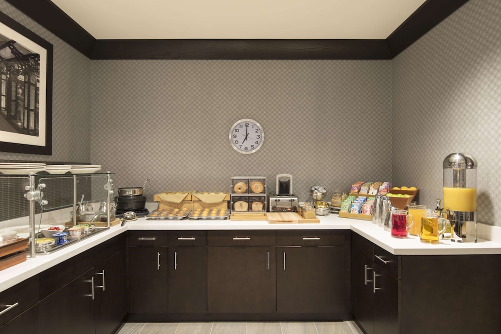 DoubleTree by Hilton Schenectady Downtown - photo 26