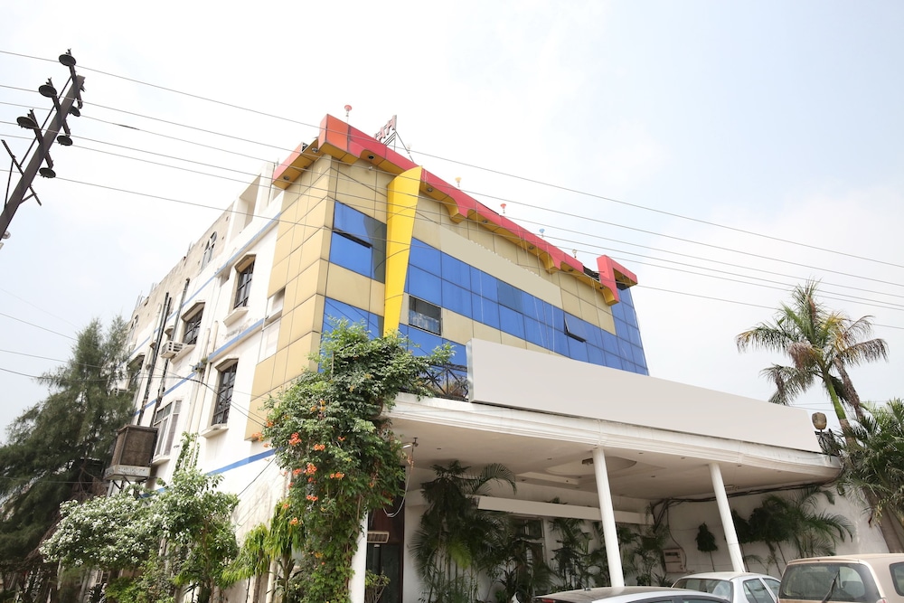 OYO 17430 Gulshah Hotel in Jalandhar, India