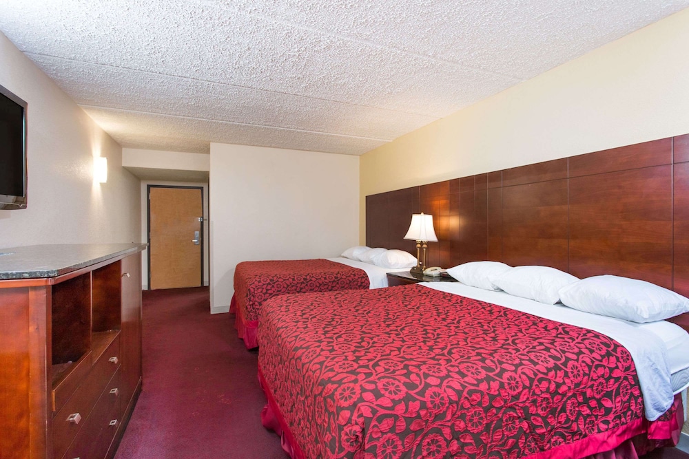 Rodeway Inn High Point Archdale - photo 5
