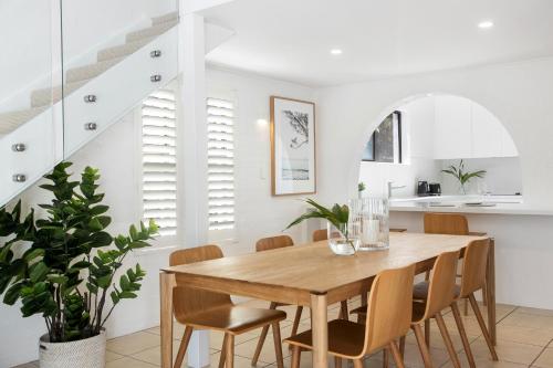 Elegant Family Retreat Little Cove — Noosa Heads