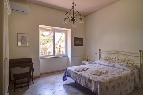 Holiday House the Red Cat — 4-Star Luxury Hotel in Trecase, Italy