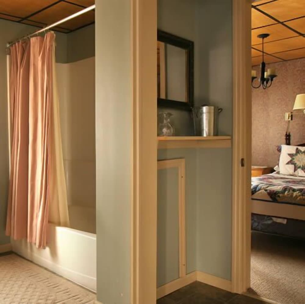 Crestmont Inn - photo 21