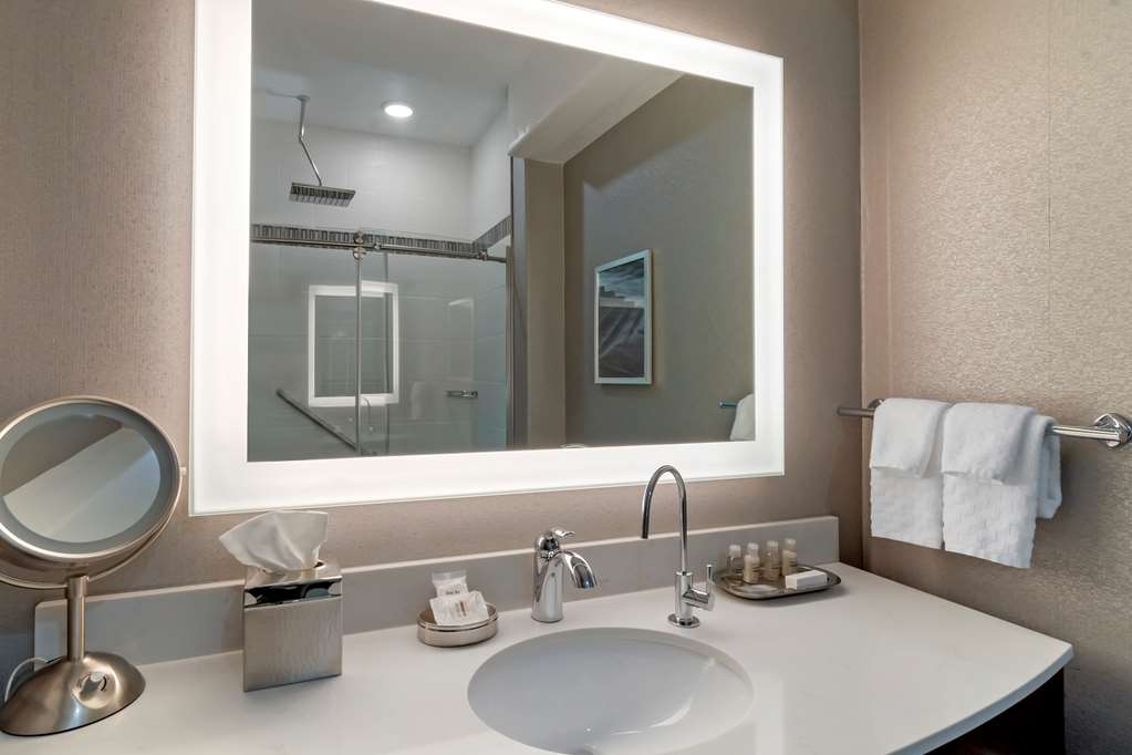 Best Western Premier Liberty Inn Suites - photo 34