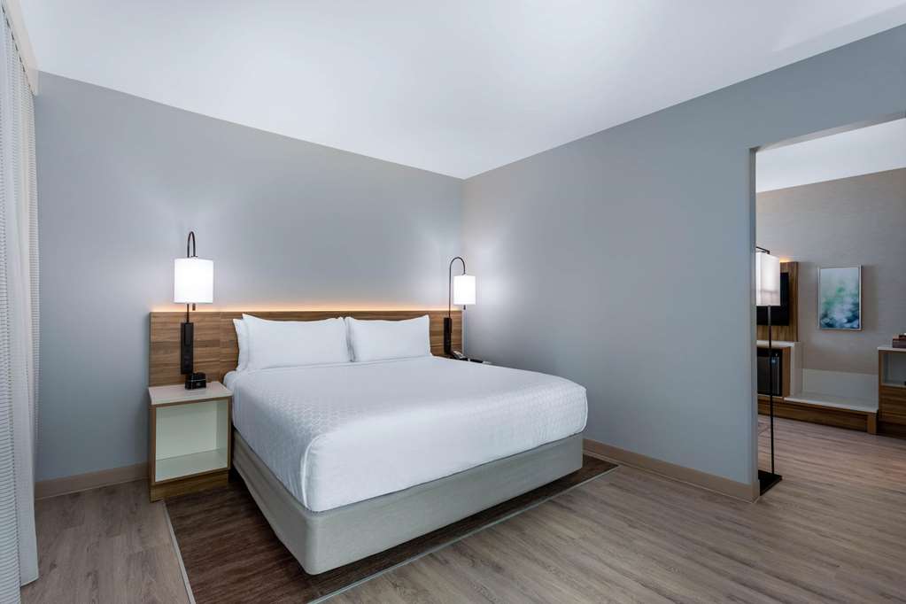 Wyndham Garden Miami International Airport - photo 36