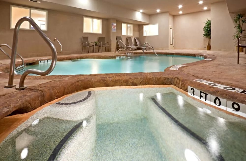 Holiday Inn Express & Suites Dallas Southwest Cedar Hill by IHG - photo 26