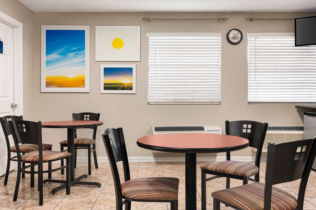 Days Inn by Wyndham Demopolis - photo 26
